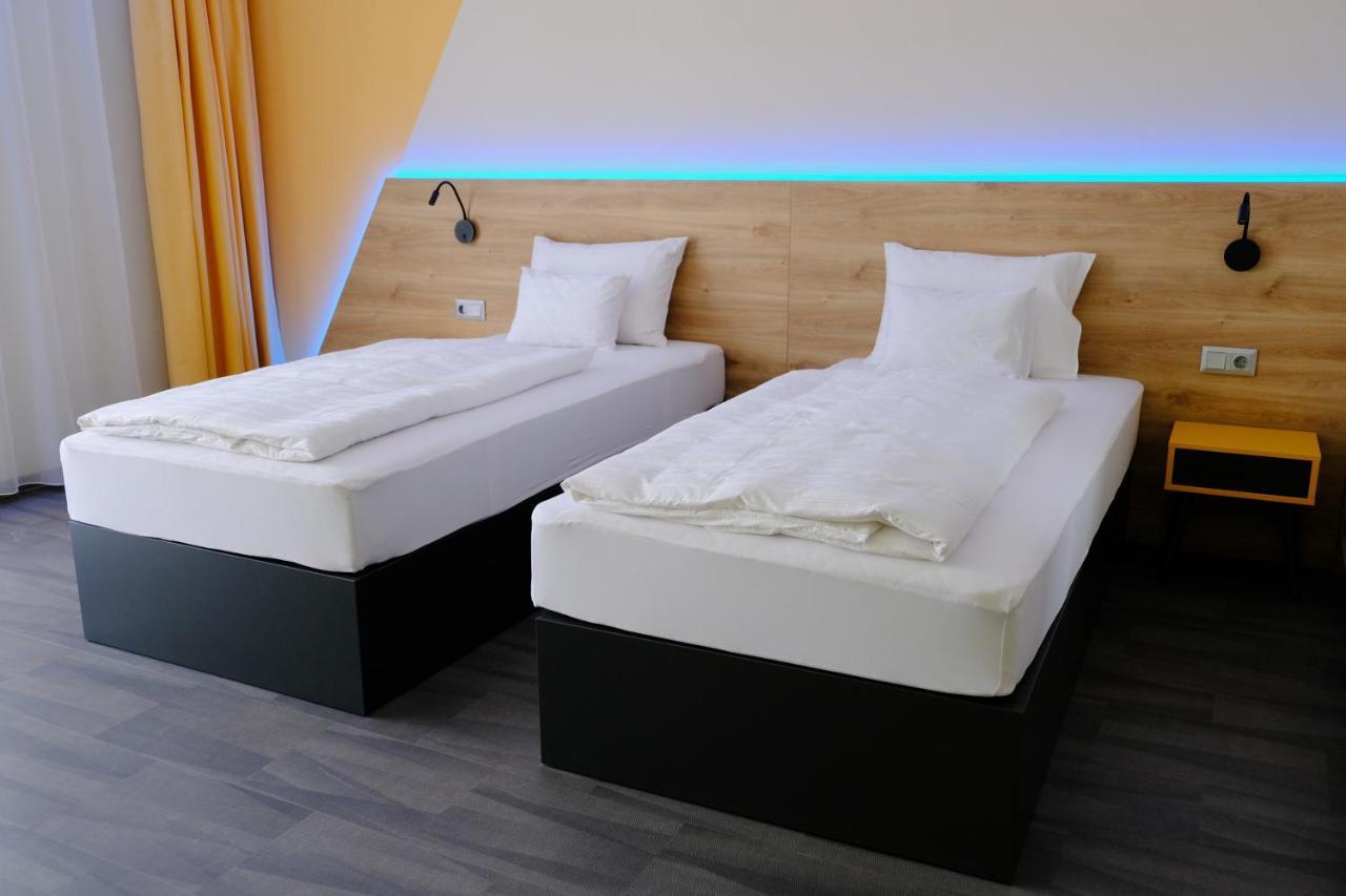 Kiraly Park Hotel Szombathely Bagian luar foto