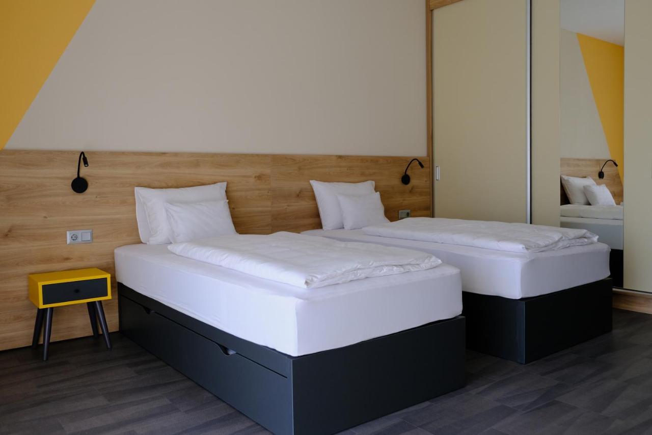 Kiraly Park Hotel Szombathely Bagian luar foto