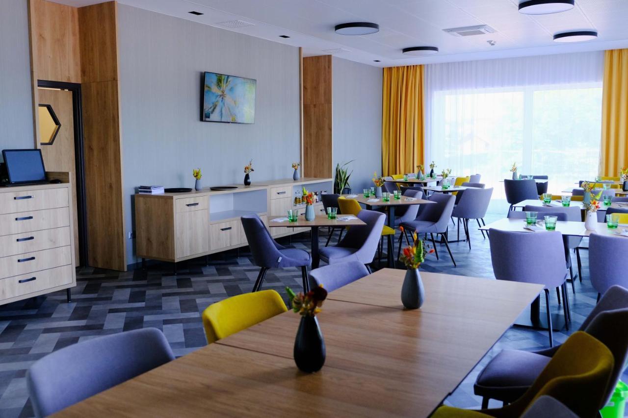 Kiraly Park Hotel Szombathely Bagian luar foto