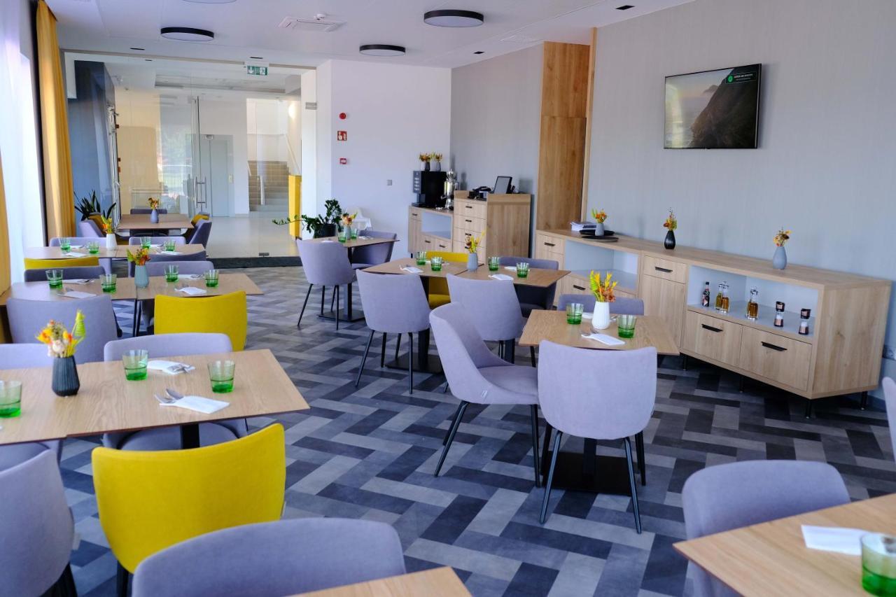Kiraly Park Hotel Szombathely Bagian luar foto