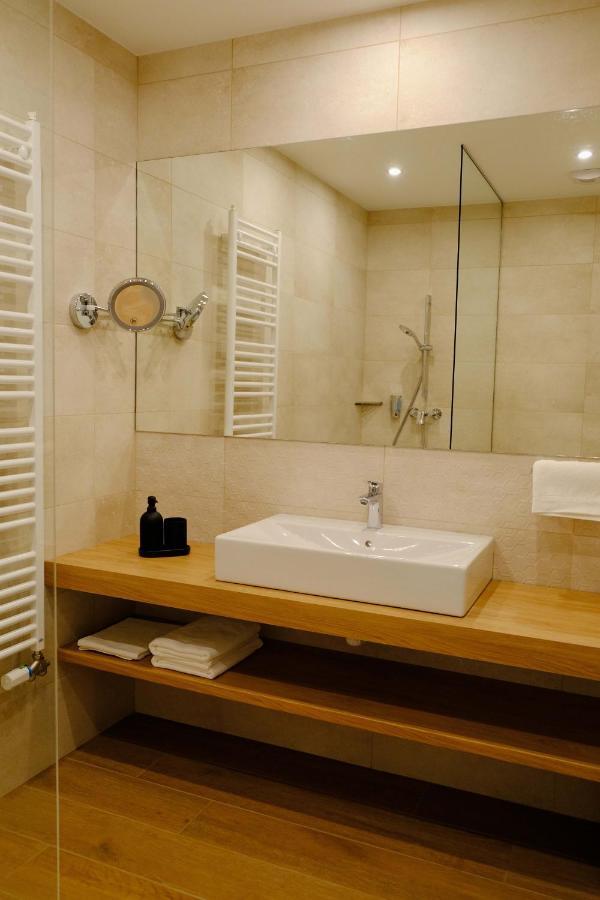Kiraly Park Hotel Szombathely Bagian luar foto
